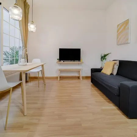 Encantador apartamento con patio-2