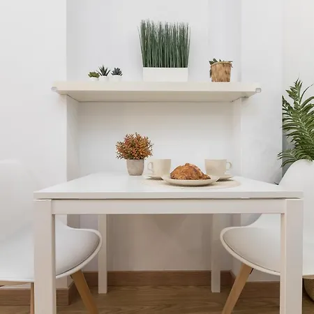 Precioso apartamento con habitacion separada en centro historico de Malaga-3