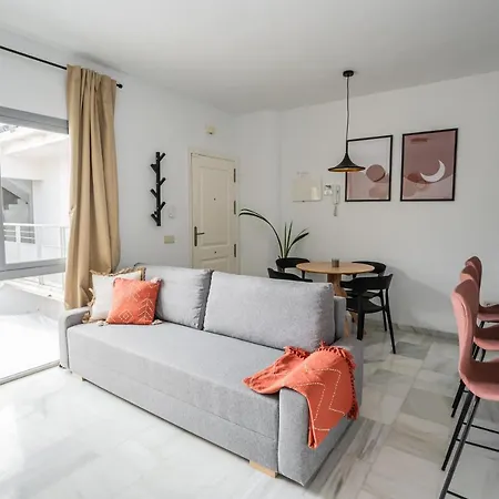 Stay U-nique Apartment Plaza del Patrocinio-3