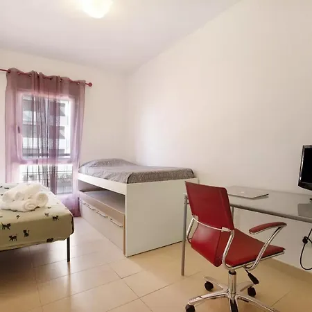 Malaga Campus Apartment Parking Included-2