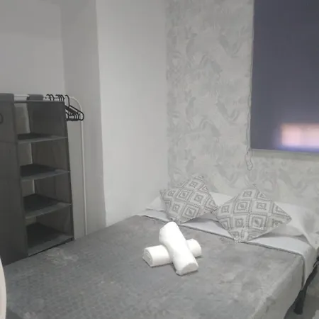 precioso apartamento moderno cerca del carrefour rosaleda-3