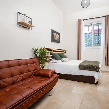 Central Studio Apartment-2