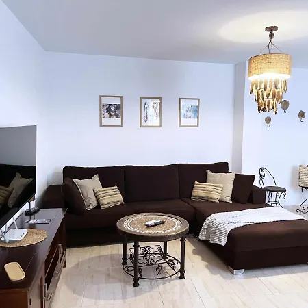 La Pereta: Immaculate Quiet House, Free Parking.-2