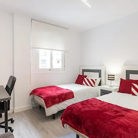 Modern Apartment Near Huelin Beach & Free Parking-3
