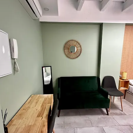 Lovely Studio Apartment Malaga-3