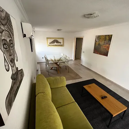 Tres Habitaciones Parking Gratis-3