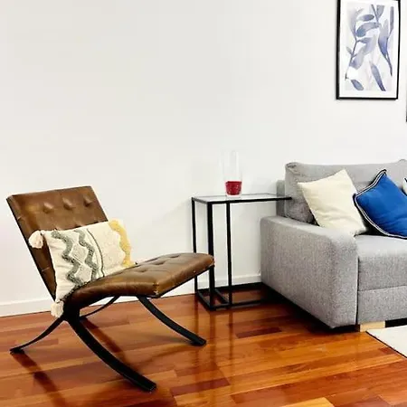 New Elegant Apartment In The Heart Of Malaga-2