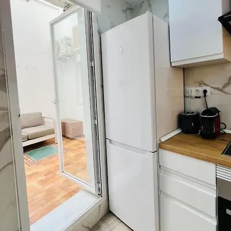 New Elegant Apartment In The Heart Of Malaga-3