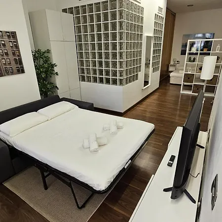 Brand New Apart Mlg City Center!-3