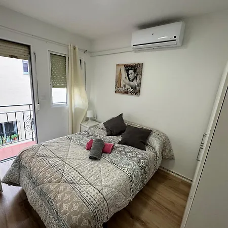 Malaga Beach, Pedregalejo Apt.4/6 2 Hab.-2
