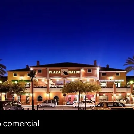 Espectacular apartamento junto al mar, con piscina en Málaga-3