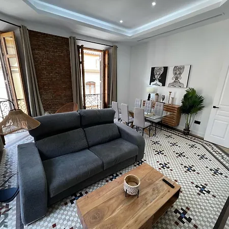 Grand Apartment Larios-3