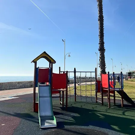 Espectacular apartamento junto al mar, con piscina en Málaga-2