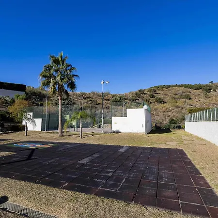 Ático con vistas al mar, piscina y parking-3