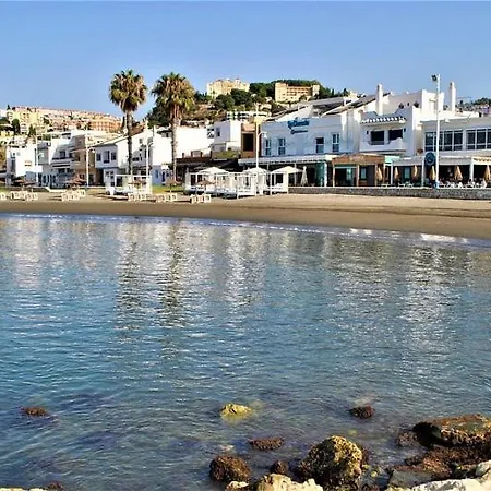 Pedregalejo Playa, Piscina y Parking-2