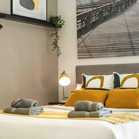 Modern Studio With Private Rooftop Terrace By Rems-3