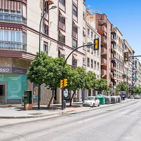 3 dormitorios, 2 baños y balcón-2