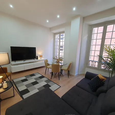 Beautiful Historic Center Apt!-3