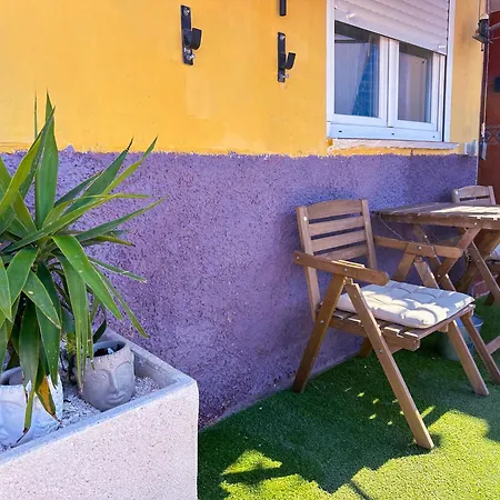 10 Min To Beach Cosy Flat-3