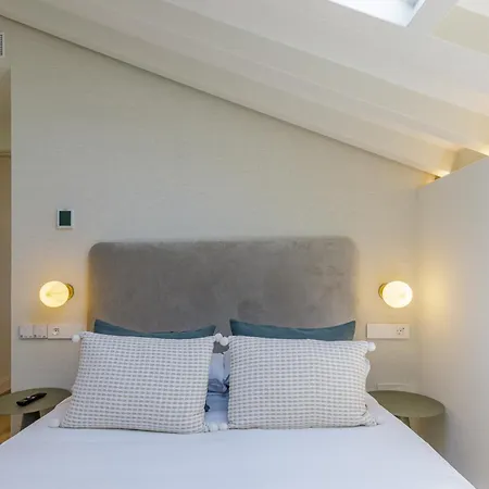 Marques de Velazquez II by Caleta Homes-2