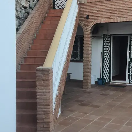 Uf Holiday House-2