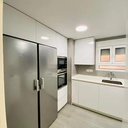 Apartamento en Málaga junto a estación de metro by MO-3