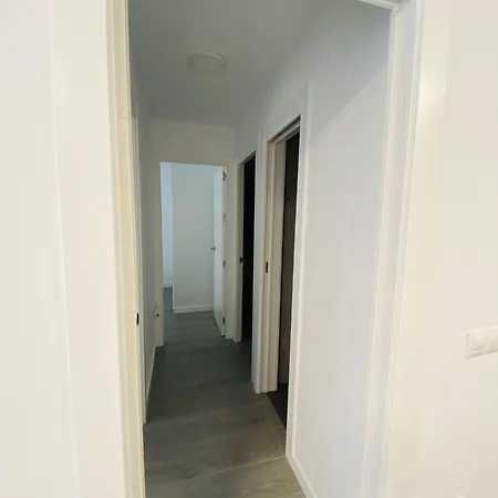 Apartamento en Málaga junto a estación de metro by MO-2