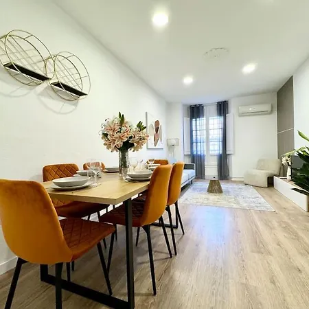 Spacious 3BD Central Málaga with 2BH&AC-3