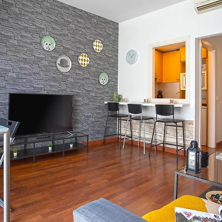 Apartamento Reformado En Pleno Centro By Rent Me-3