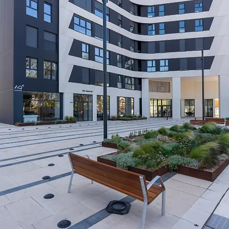 Skyline VI Pool & Coworking By Ele Apartments-3