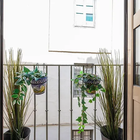 H2M Hiniestrosa Studio french Balcony AACC WIFI-3