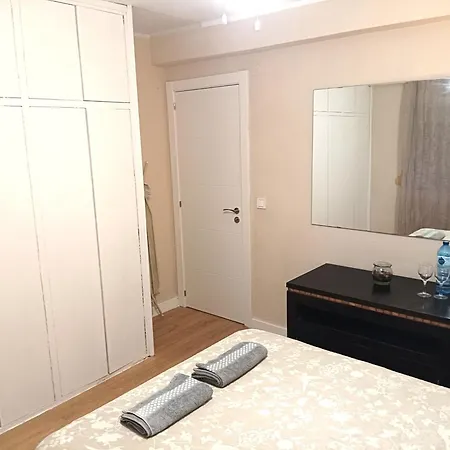 Habitaciones en Apartamento compartido DELICIAS ROOM Cerca del Mar, Aeropuerto, Ave y Metro-2