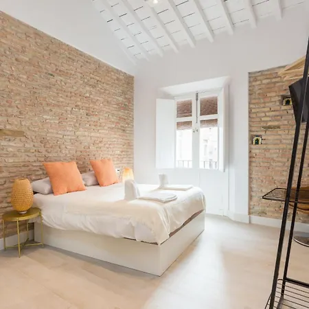 Te1A-El Teatro Brick Wall Suite Prime Location-3