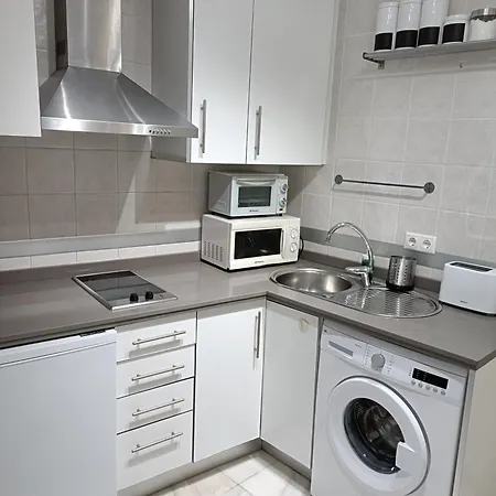 Apartamento Alaska Centro Rosaleda-3