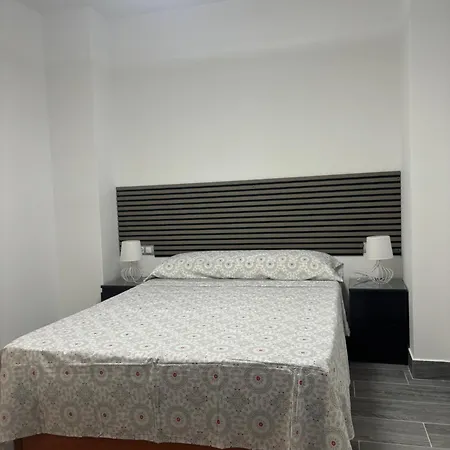 Apartamento 6 a 3 min caminando de la Estación de Bus y Tren María Zambrano 6-3