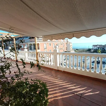 Lovely Penthouse In Front Of The Beach With Free Parking-2