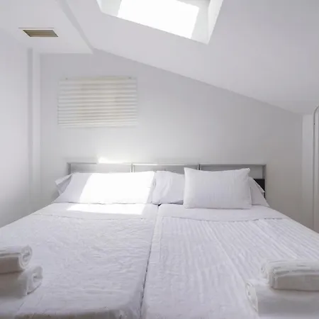 New Penthouse GR3- flat in Málaga Center with Cozy Terrace-2