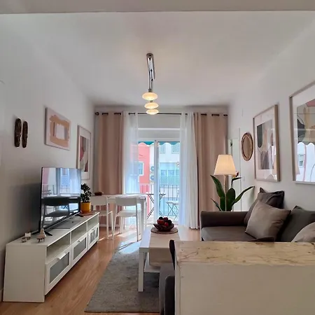 Super Comfy And Homey 4Br Apartment Peachy Stays-2