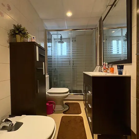 Modern Room Near Airport & Center-2