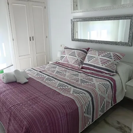 Apartamento Alaska Centro Rosaleda-2