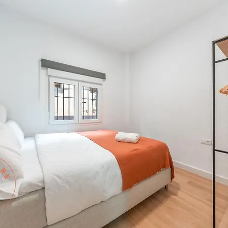 Cosy Apartment With Patio In Malaga - Tcm-2