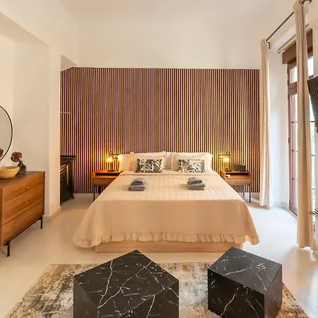 Les Suites-2