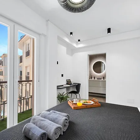 Las Flores Luxury Apartment-3