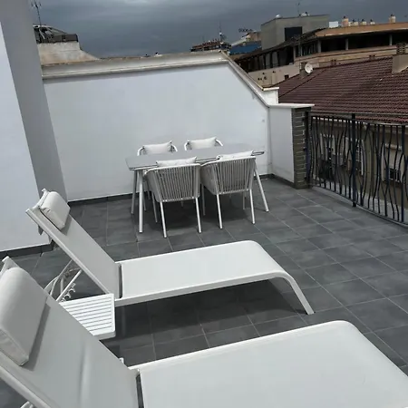 Lovely Apartment Close By City Center-2