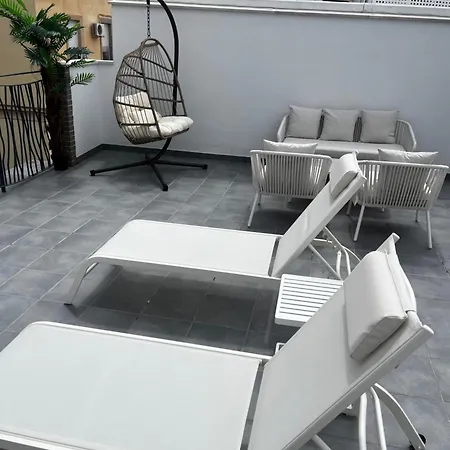 Lovely Apartment Close By City Center-3