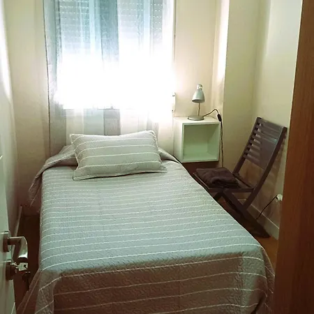 Habitaciones en Apartamento compartido DELICIAS ROOM Cerca del Mar, Aeropuerto, Ave y Metro-3