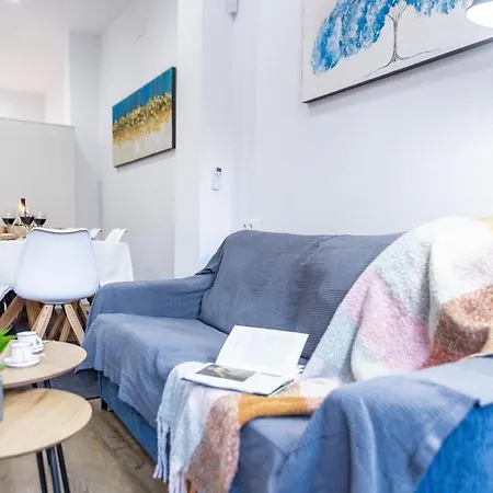 Cozy Studio Near Downtown By Turivida-2