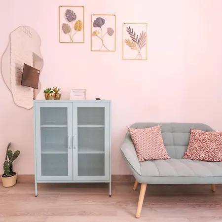 iYOURBASICS Lovely Studio Hinestrosa 23 FREE WIFI&AC-3