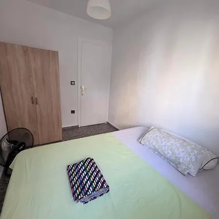 habitaciónes privada preciosa grande centro malaga también cerca de la playa Wi-Fi-3