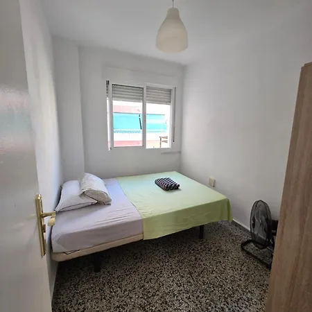 habitaciónes privada preciosa grande centro malaga también cerca de la playa Wi-Fi-2